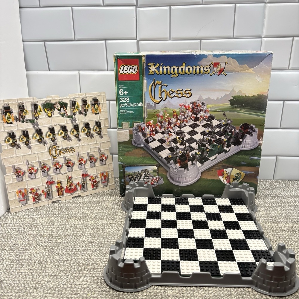 LEGO Kingdoms Chess Board And‎ Castle Frame Retired In Orig Box